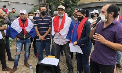 Convocan a manifestación hasta que renuncien Abdo y Velázquez