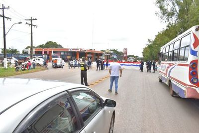 Tercera semana de manifestación en Villarrica - Nacionales - ABC Color