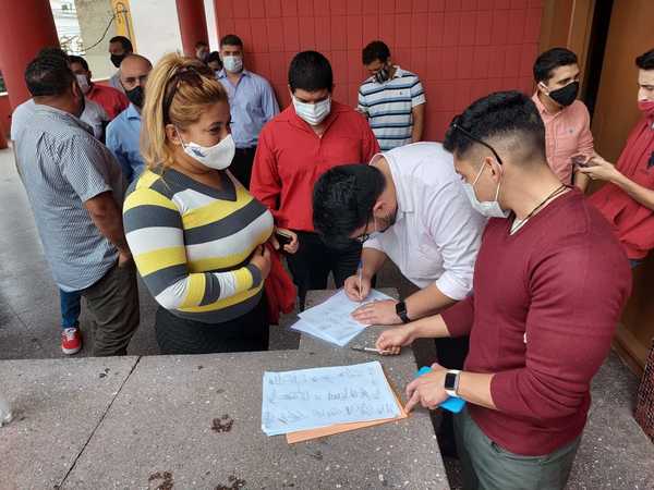 Denuncian penalmente y solicitan pérdida de investidura del senador Sixto Pereira - ADN Digital