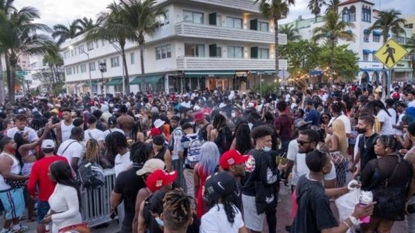 Diario HOY | Decretan "toque de queda" en Miami Beach ante masiva presencia de turistas en las calles