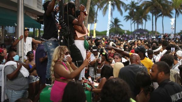Toque de queda y estado de emergencia en Miami