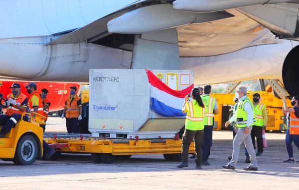 Covid-19: Anuncian llegada de vacunas donadas por la India y Qatar
