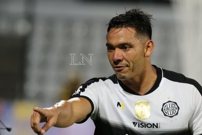 Walter González volvió a marcar con Olimpia después de 1.242 días