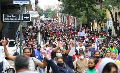 Crónica / Campesinos llegan en masa hasta Asunción