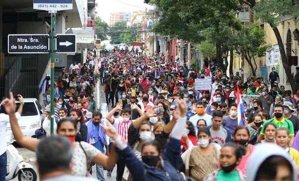Crónica / Campesinos llegan en masa hasta Asunción