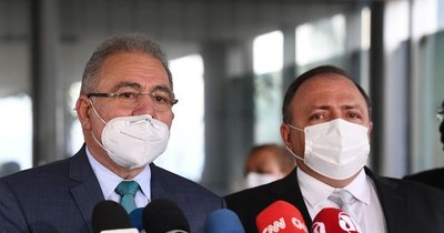 La Nación / Brasil enfrenta peor fase con dos ministros de Salud
