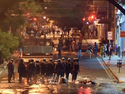 Comandante asume entre  protestas, corrupción policial e inseguridad