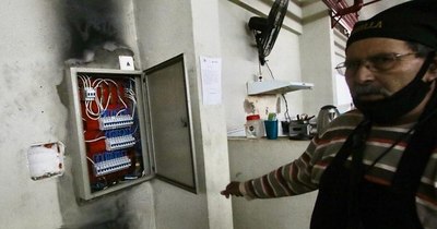 La Nación / Cortocircuito inicia incendio en bloque C