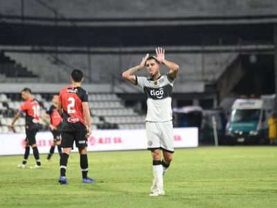 Magia de Ale Silva hace sufrir a Pablo Zeballos