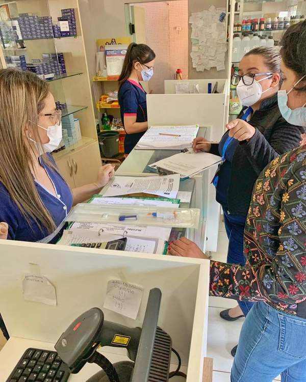 Farmacias cercanas al Hospital Regional venden medicamentos a precios muy elevados - La Clave