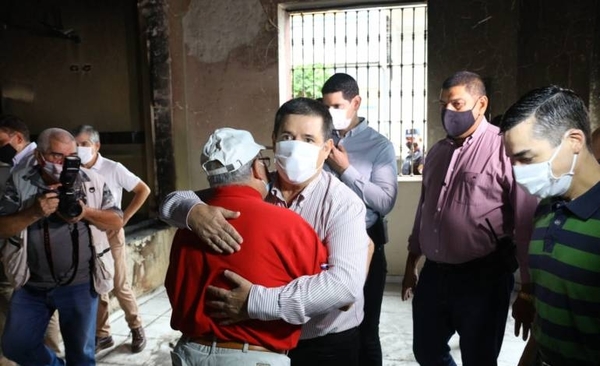 Diario HOY | Referentes de la ANR recorren Colorado Róga tras los destrozos