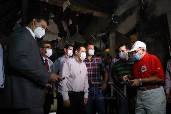 Líderes Colorados visitan Junta de Gobierno incendiada