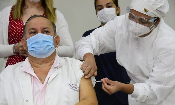Se inició inmunización a personal sanitario con las vacunas AstraZeneca