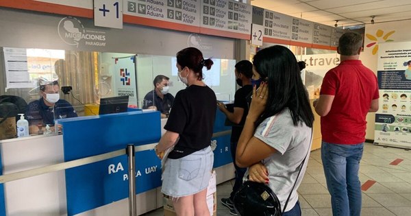 La Nación / “No hay nuevas restricciones”: Migraciones solo reforzará controles