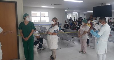 La Nación / Presidente del IPS acompaña pedido de cuarentena total en Semana Santa
