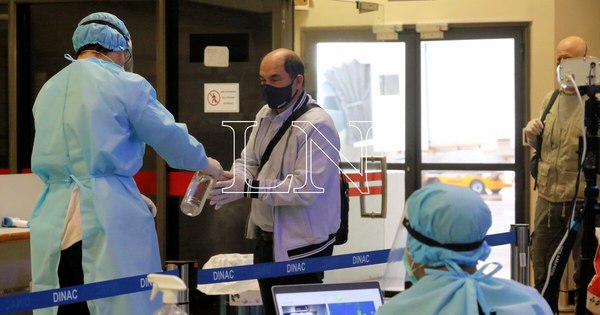 La Nación / Viajeros del exterior no representan riesgo sanitario, asegura Salud