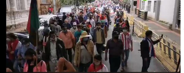 Manifestantes cierran calles del microcentro | OnLivePy