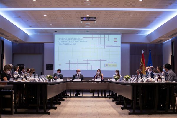 España busca darle un nuevo impulso a las inversiones en República Dominicana - MarketData