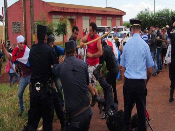 Uniformados recurrieron a la fuerza para despejar ruta en Alto Paraná – Prensa 5