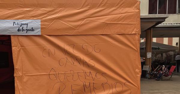 Primera Dama dona carpa en Hospital de Clínicas y genera indignación entre familiares