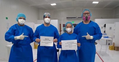 La Nación / En terapia, 15 médicos y 13 enfermeras graves