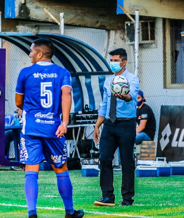 Gustavo Florentín renuncia a la dirección técnica de Sol de América