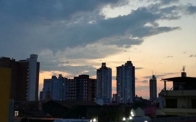 Meteorología pronostica miércoles caluroso y con probabilidad de chaparrones