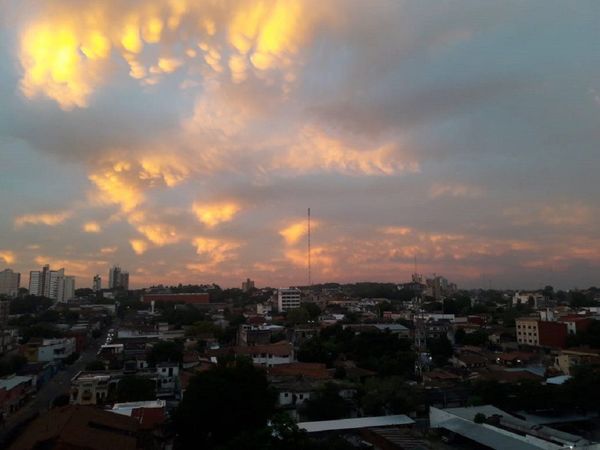 Meteorología prevé clima caluroso y húmedo para este miércoles