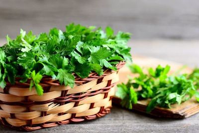 Mantenga sus huesos sanos y fuertes con estos 6 alimentos ricos en vitamina K