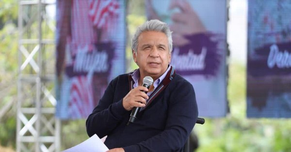 La Nación / Presidente de Ecuador defiende vacunación a su círculo tras escándalo
