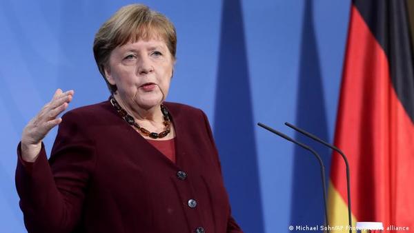 Angela Merkel da marcha atrás a la cuarentena estricta y asume su error