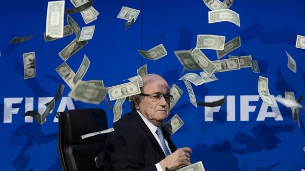 FIFA extiende suspensión a seis años más para Blatter y Valcke