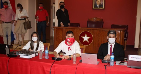 La Nación / Convencionales colorados solicitan cambio de ministros no colorados