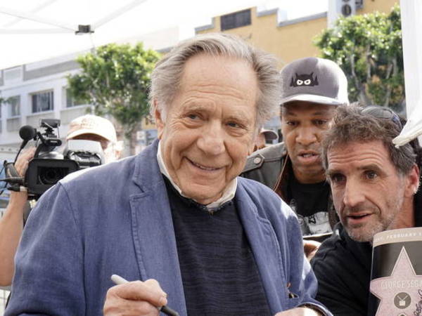 Falleció George Segal, protagonista de “¿Quién teme a Virginia Woolf?”