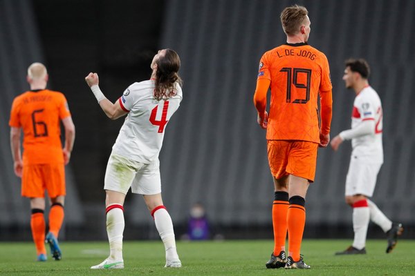 Holanda cae ante Turquía en el inicio de las eliminatorias europeas a Catar 2022