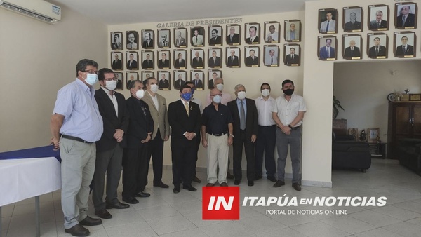ROTARY INAUGURA GALERÍA DE FOTOS DE EX PRESIDENTES Y RENUEVA SU COMPROMISO DE SERVICIO CON ENCARNACIÓN.
