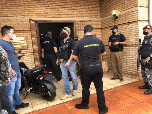 Aspirante a jefe del PCC y otros cinco supuestos miembros fueron expulsados - Nacionales - ABC Color
