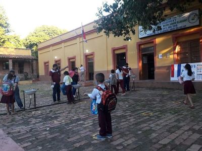 Se suspenden clases presenciales en escuela de Fuerte Olimpo, tras detectarse caso de covid en una alumna - Nacionales - ABC Color