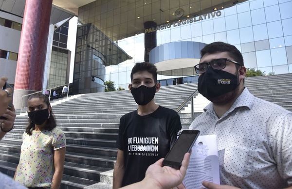 Estudiantes piden juicio político a Sandra Quiñónez - Nacionales - ABC Color