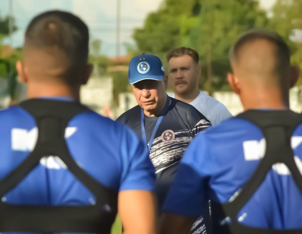 Almeida dirige su primer entrenamiento al frente de Sol