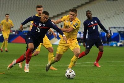 Francia se estrella ante la sólida defensa de Ucrania