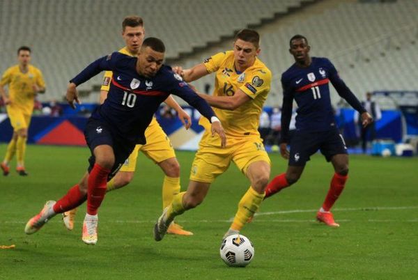 Francia se estrella ante la sólida defensa de Ucrania