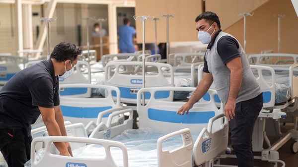 Fortalecen servicios con camas hospitalarias y trajes de protección biológica | El Independiente