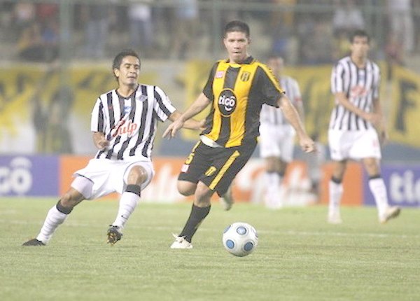 Crónica / FALTA CONFIANZA EN EL INDIO, HE’I ÁNGEL