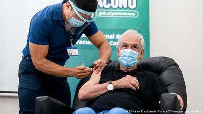 A pesar de la masiva vacunación, la pandemia se dispara en Chile - El Trueno