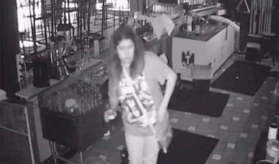 Joven se queda encerrada en un bar y aprovecha a beber gratis [fotos] - El Trueno