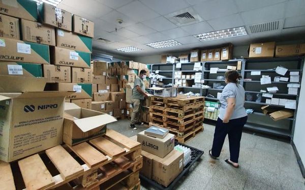 Familiares desesperados ante desborde de hospitales por covid-19 en Paraguay - Nacionales - ABC Color