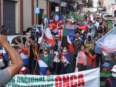 Protestas contra el Gobierno siguen y se suman campesinos de la FNC