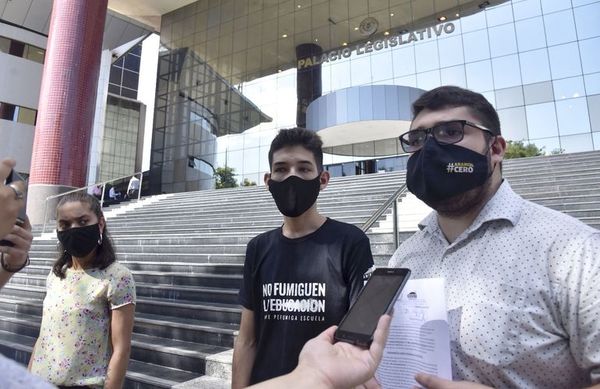 Estudiantes piden juicio político a Sandra Quiñónez - Nacionales - ABC Color
