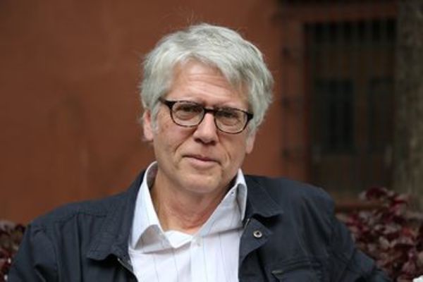 Mario Montalbetti, la poesía como herramienta - El Trueno
